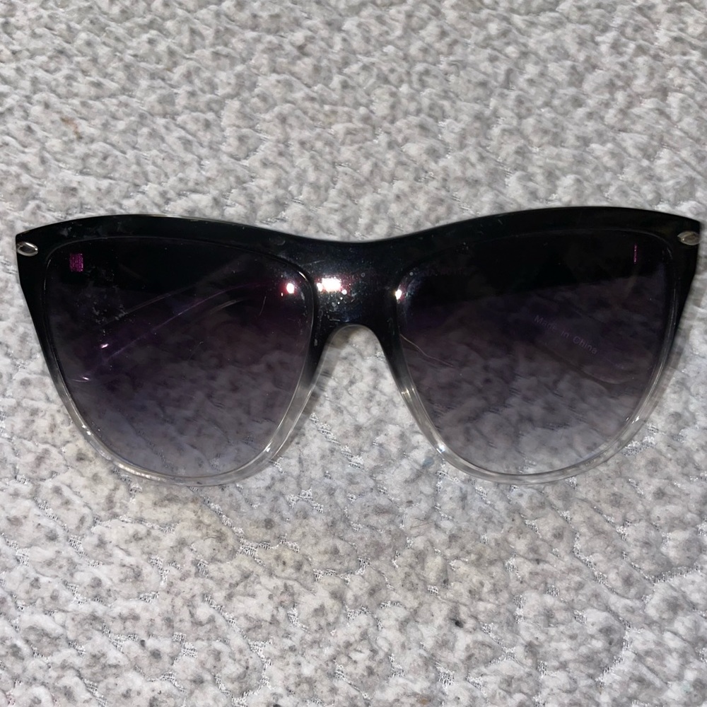 Black ombré sunglasses